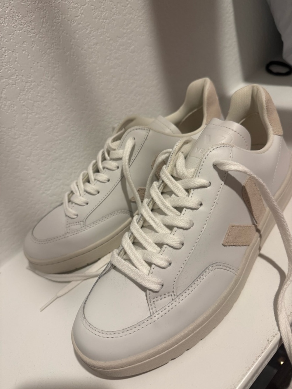 VEJA V-12 Leather White Sable Women's Size 10 - Picture 2 of 6